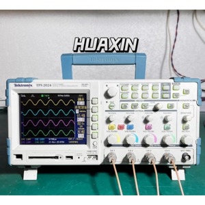 Osciloscopio de Almacenamiento Digital Tektronix TPS 2024 de 4 Canales en Buen Estado de Segunda Mano - Product Image 2