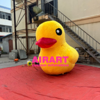 Modèle de canard géant gonflable jaune en peluche de dessin animé