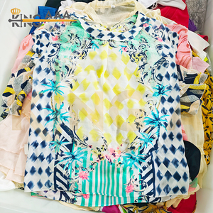Presque neuf vêtements de seconde main vêtements d'épargne vêtements femmes chemisier en soie - Product Image 4