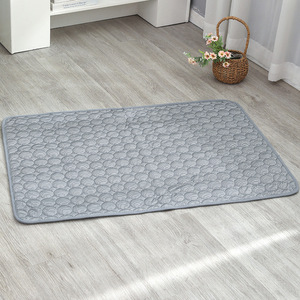 Nueva Llegada Transpirable Resistente a los Arañazos Color Sólido Verano Hielo Seda Enfriamiento en Frío Almohadillas para Mascotas - Product Image 1
