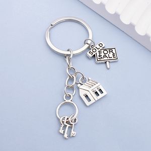 Llavero de casa, llavero de metal color plata antigua, dijes, accesorios para agentes inmobiliarios, regalo - Product Image 1