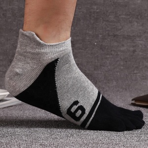 KANGYI negro y <span class=keywords><strong>gris</strong></span> de moda baloncesto botines de punto de <span class=keywords><strong>color</strong></span> barato dedos Calcetines - Product Image 1