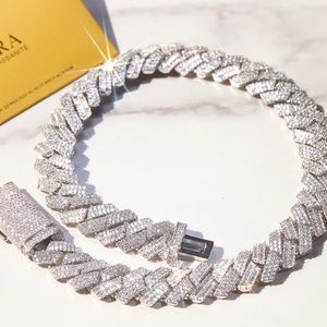 Cadena Cubana de Oro Blanco Sólido de 18k Chapada en Plata de Ley 925 con Moissanita Baguette de Lujo Pesado Personalizada - Product Image 2