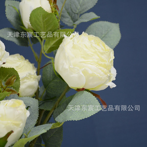 ดอกกุหลาบประดิษฐ์แบบ 3 หัว ขอบไหม้ ยี่ห้อ Dongchen Crafts สำหรับตกแต่งงานแต่งงานและบ้าน - Product Image 2
