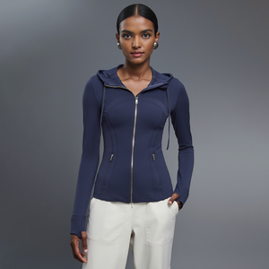 Veste de sport à capuche moulante pour <span class=keywords><strong>femme</strong></span>, fermeture éclair intégrale, poche kangourou, taille élastique, tissu léger et performant - Product Image 2
