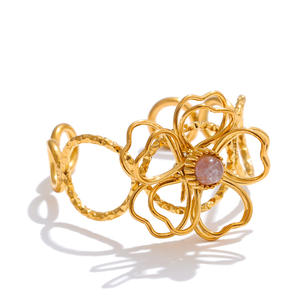 مجوهرات جينو معدنية ذهبية مصنوعة يدويًا مصنوعة يدويًا من الفولاذ المقاوم للصدأ على الموضة خاتم زهور مفتوح قابل للتعديل - Product Image 1