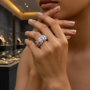 Anillo de Lujo para Mujer en Oro Sólido de 18K con Amatistas en Racimo y Engaste Pavé, Joyería Fina para Uso Diario, Marca a, Hecho en Rajasthan - Product Image 3