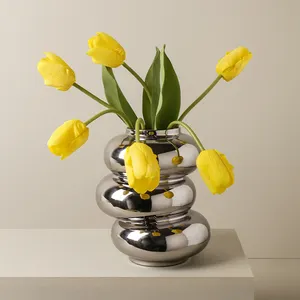 İskandinav çiçek vazo Suppliers-İskandinav düzensiz Donut şekli vazo yuvarlak gümüş kaplama seramik vazo düğün süslemeleri vazo süsler ev iç dekor için