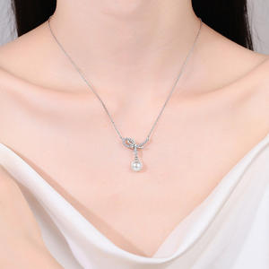 Mossan Diamond S925 Collier de perles en argent sterling pour femmes avec pendentif asymétrique Design Sens du tempérament Chaîne de clavicule - Product Image 2