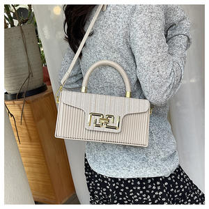 Bolso de Mano en Forma de Caja para Mujer, Nuevo, Moderno, de Moda, con Diseño de Pliegues, de Lujo, Tipo Tote, Bandolera, Pequeño y Cuadrado - Product Image 1