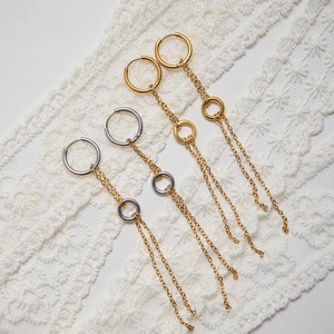 Pendientes de Aro con Diseño de Borla y Cadena Circular en Dos Tonos, Acero Inoxidable y Oro de 18K, Joyería de Moda - Product Image 4