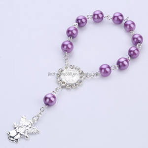 Pulsera de Rosario de Perlas Sintéticas de 8 mm con Cruz y Colgante de Ángel, Recuerdo para Invitados de Baby Shower, Recuerdo de Fiesta - Product Image 5