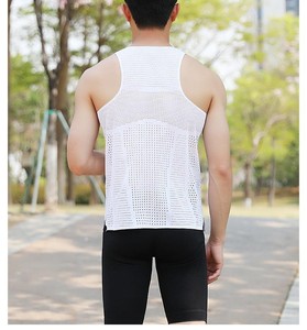 Camiseta para correr para hombre, camisetas sin mangas ligeras con agujeros transpirables sólidos, camisetas deportivas con logotipo personalizado para maratón, chaleco <span class=keywords><strong>de</strong></span> secado rápido dividido - Product Image 2