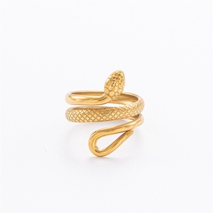 Vente en gros : Bagues serpent populaires plaquées or, ajustables, en acier inoxydable fin, pour femmes - Product Image 2