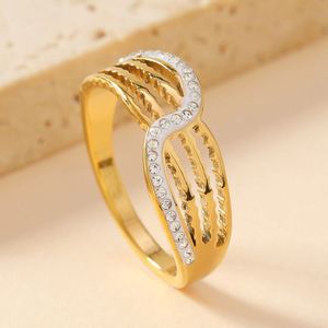 Bague de luxe en acier inoxydable, creuse, multicouche, incrustée de diamants, anti-décoloration, plaquée or 18 carats - Product Image 2
