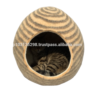 Grotte pour chat en laine - Product Image 1
