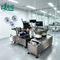 Machine de codage des bouchons intérieurs et extérieurs à alimentation automatique avec système de rejet par vision pour l'emballage des boissons