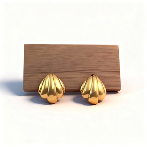 أقراط كرواسون مطلية بالذهب عيار 18 قيراط من هابي بيوتي، أقراط عصرية مخصصة من الفولاذ المقاوم للصدأ بتصميم مميز، هدية للنساء - Product Image 4