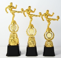 Démo Usine En Gros Football Sujet Sports Et Compétition Prix Trophée Coupe Personnalisé Football En Plastique Artisanat Trophées