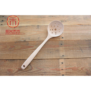 Juego de cucharas coladoras de madera de haya, cuchara de cocina de madera maciza con mango largo para servir en ollas calientes - Product Image 5