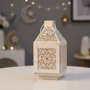 Mini lanterne à bougie marocaine en métal blanc faite à la main par A.K Handicrafts pour la décoration de la maison pendant le Ramadan - Product Image 1