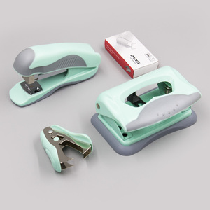 Juego <span class=keywords><strong>de</strong></span> Oficina <span class=keywords><strong>de</strong></span> Alta Calidad en Color Pastel Macaron, 4 Piezas, Juego <span class=keywords><strong>de</strong></span> Engrapadora con Removedor <span class=keywords><strong>de</strong></span> Grapas <span class=keywords><strong>de</strong></span> Plástico <span class=keywords><strong>de</strong></span> Media Tira y Perforadora <span class=keywords><strong>para</strong></span> Uso en Oficina - Product Image 6