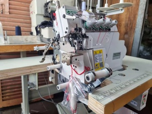 จักรเย็บผ้าอัตโนมัติรุ่น Factory Direct 5214EXT/DK พร้อมระบบป้อนผ้าขึ้นลงและจักรเย็บโอเวอร์ล็อคสี่เส้นด้าย - Product Image 2