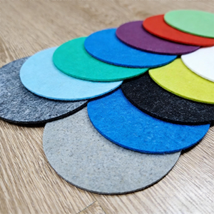 Rouleau géant de tissu non tissé aiguilleté multicolore - Product Image 1