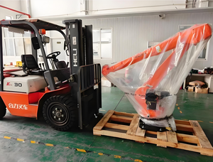 Station de travail KUKA KR20 pour l'inspection et le tri guidés par la vision, solution économique intégrant la vision industrielle - Product Image 3