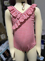 Traje de baño de una pieza con tirantes cruzados y volantes para niñas al por mayor, traje de baño de una pieza con cuello de volantes de guinga rojo certificado 50 +