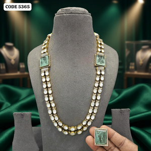 Collar de Doble Capa Color Verde Menta con Acabado Dorado de Lujo, con Anillo a Juego, Joyería de Moda para Novias, Bodas y Fiestas - Product Image 4