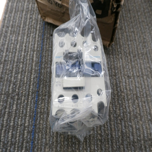 <span class=keywords><strong>NC1</strong></span> 32A <span class=keywords><strong>NC1</strong></span>-<span class=keywords><strong>3210</strong></span> 110V 1NO AC คอนแทคพร้อมขายึดในคลังสินค้าแบบสหรัฐอเมริกาสินค้าใหม่และดั้งเดิม - Product Image 1