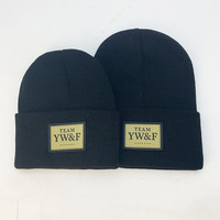 Bonnet tricoté côtelé à revers en acrylique couleur unie avec étiquette tissée personnalisée, style streetwear, chaud pour l'hiver, vente en gros