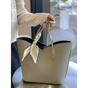 <span class=keywords><strong>2026</strong></span> Yeni Bayan Büyük Kapasiteli Çanta Yüksek Kaliteli Moda Sade Omuz Çantası Fermuarlı Harfli Su Geçirmez Günlük Kullanım İçin - Product Image 1