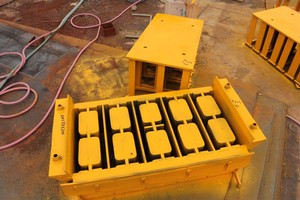 Bon prix <span class=keywords><strong>Machine</strong></span> de fabrication de blocs de briques semi-automatiques populaires pour pavés creux en béton avec composants PLC 220V - Product Image 3