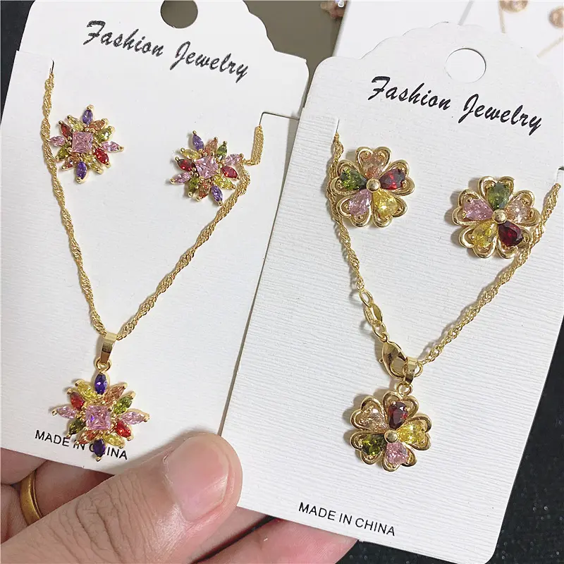 18K Emas Pated Warna-warni Zirkon Bunga Hati Kalung Anting Perhiasan Pengantin India Set untuk Wanita