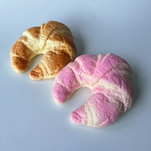 Hete Verkoop Kleurrijke Pu-Schuim Simulatie Voedsel Brood Mille-Feuille Squishy Slow Rebound Decompressie Speelgoed Voor Kinderen Jongens En Meisjes - Product Image 3