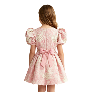 Vestido A&J BSCI para niñas, a juego, rosa, con bordado, manga abullonada, 200G algodón, lazo en la cintura, corte A, 4 colores, ODM 2026 - Product Image 2