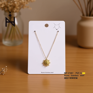 Collana con Ciondolo Sole in Acciaio Inossidabile Acero, Placcata Oro, Design Minimalista, per Uso Quotidiano, Gioielleria Fine Unisex - Product Image 2