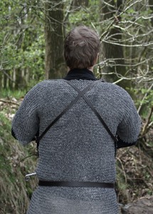 Armadura de Pecho de Acero Resistente con Diseño Metálico Clásico, Estructura Fuerte y Acabado Liso para Exhibición - Product Image 3