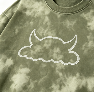 T-shirt streetwear à col rond avec broderie motif nuage et corne, manches à effet éparpillé, ourlet effiloché et déchiré, orné de strass - Product Image 2