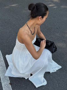 Robe longue plissée sans bretelles <span class=keywords><strong>en</strong></span> coton pour femme, taille haute, style tube, collection été 2026, idéale pour les vacances à la plage, fabrication OEM. - Product Image 2