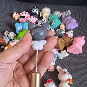 Perline focali 3D a forma <span class=keywords><strong>di</strong></span> animale anime, carine, ponderate, imbottite, con perline, per arti e mestieri, grandi, per la creazione <span class=keywords><strong>di</strong></span> gioielli, topper per penne e braccialetti - Product Image 5