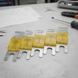 Fusibile Elettronico Mini <span class=keywords><strong>AUDU</strong></span> 40A DC 32V a Basso Capacità di Interruzione per Uso Marino e Automobilistico - Product Image 4