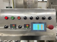 Machine de remplissage et de scellage de pots de yaourt
