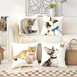 Adorable coussin en forme de chat pour une ambiance de Noël chaleureuse et douillette sur le canapé. - Product Image 2