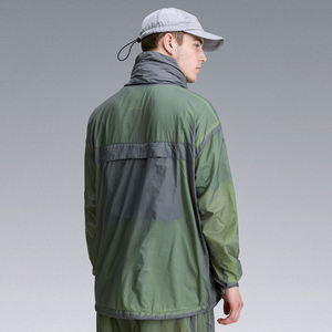 제조업체의 경량 100% 나일론 야외 윈드 브레이커 UPF50 + UV 보호 접이식 메쉬 빠른 건조 통기성 래쉬가드 - Product Image 5