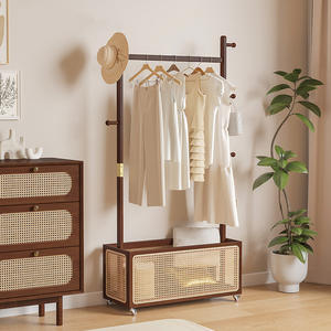Nouveau modèle porte-manteau mobile en bois massif panier à vêtements sales roues meubles de maison chambre armoires à vêtements sur pied - Product Image 1