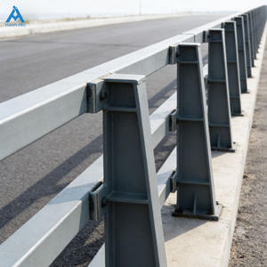 Barrière de circulation à haute résistance aux impacts, <span class=keywords><strong>garde</strong></span>-<span class=keywords><strong>corps</strong></span> anti-collision robuste pour la sécurité routière - Product Image 2