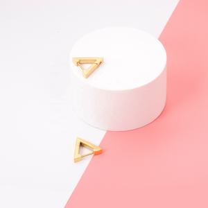 Pendientes de Joyería de Moda, Estilo Minimalista, Chapados en Oro de 18k, Acero Inoxidable, Geométricos, Triangulares, Simples, Tipo Aro para Mujer - Product Image 5